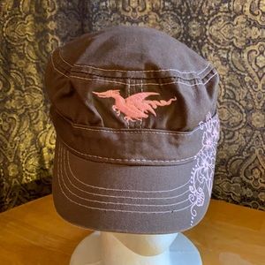 Deals Gap hat in great condition